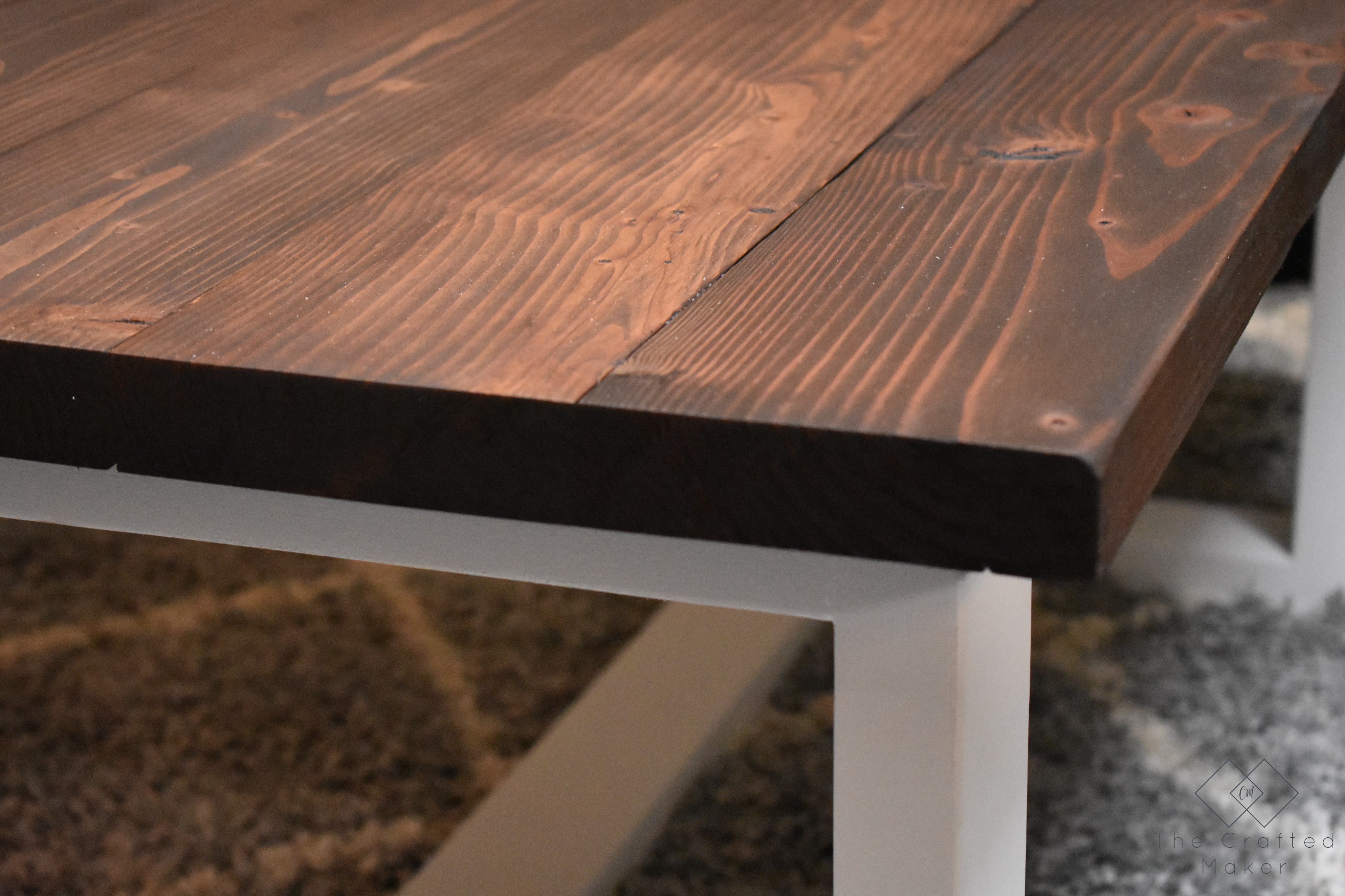Give your living room some new life with this DIY Modern Farmhouse Coffee Table. Free PDF plans included along with step by step instructions and pictures!
